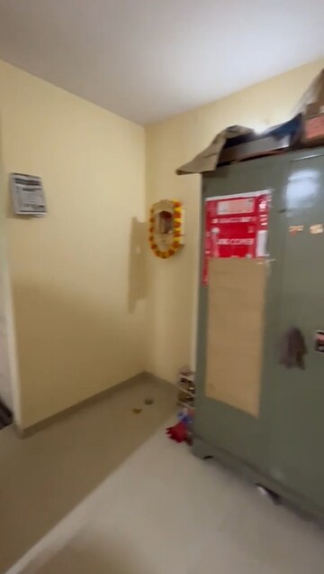Furnished Amenities in 1 BHK Apartment at Suncity Complex, Powai – for Rent