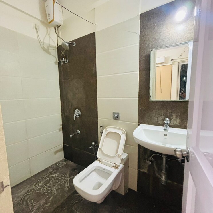 Bathroom, vijay-galaxy 1 Bedroom 450 Sq.Ft. Apartment In Vijay Nagari Thane 8725443