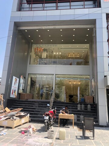 Gym in  Showroom at New Industrial Township 1 – for Rent