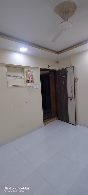 Room in 1 BHK Apartment at Kshitija Shree Laxmi Residency, Byculla West – for Rent