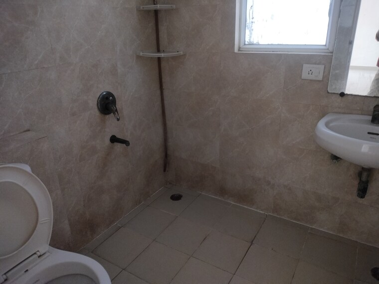 Bathroom, great-value-sharanam 3 Bedroom 1647 Sq.Ft. Apartment In Sector 107 Noida 8725537