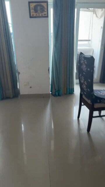 Room in 4 BHK Apartment at Ramprastha Pearl Court, Vaishali Sector 7 – for Rent