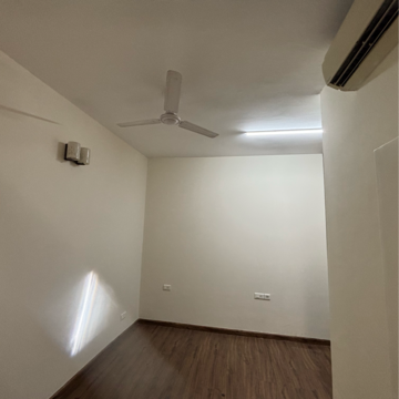 Room in 2 BHK Apartment at Ireo Uptown, Sector 66 – for Rent