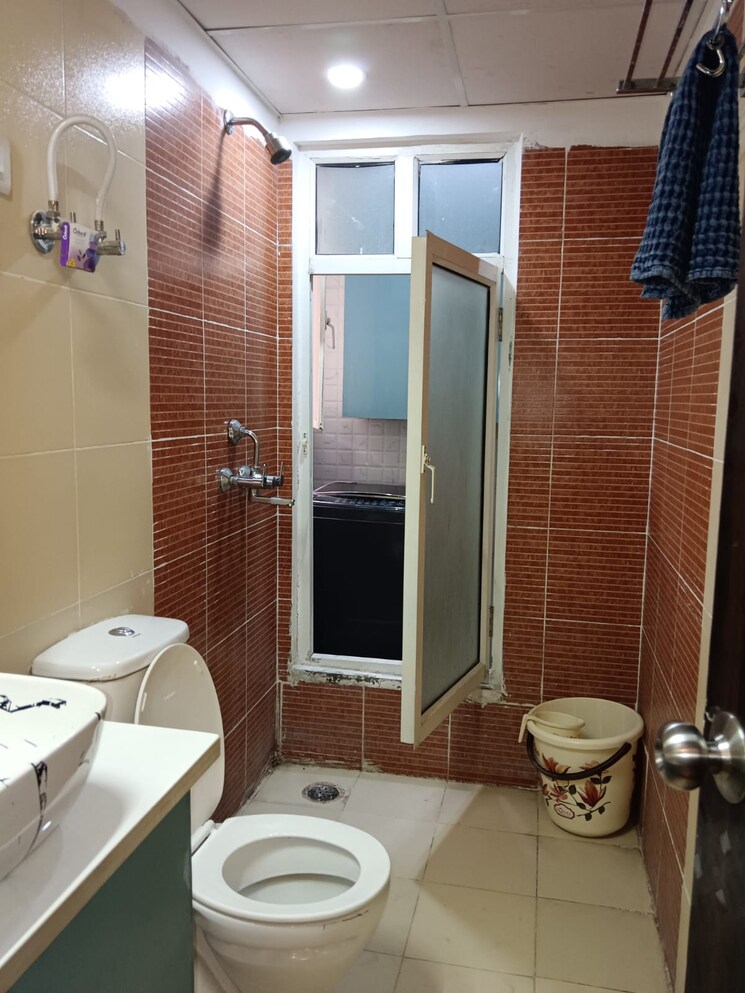 Bathroom, prestige-lake-ridge 3 Bedroom 1367 Sq.Ft. Apartment In Uttarahalli Bangalore 8725592