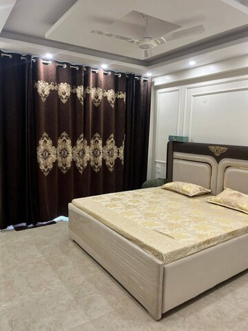 Bedroom in 2.5 BHK Builder Floor at Sector 21 – for Rent