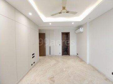 Bedroom in 4 BHK Builder Floor at Dlf Phase I – for Sale