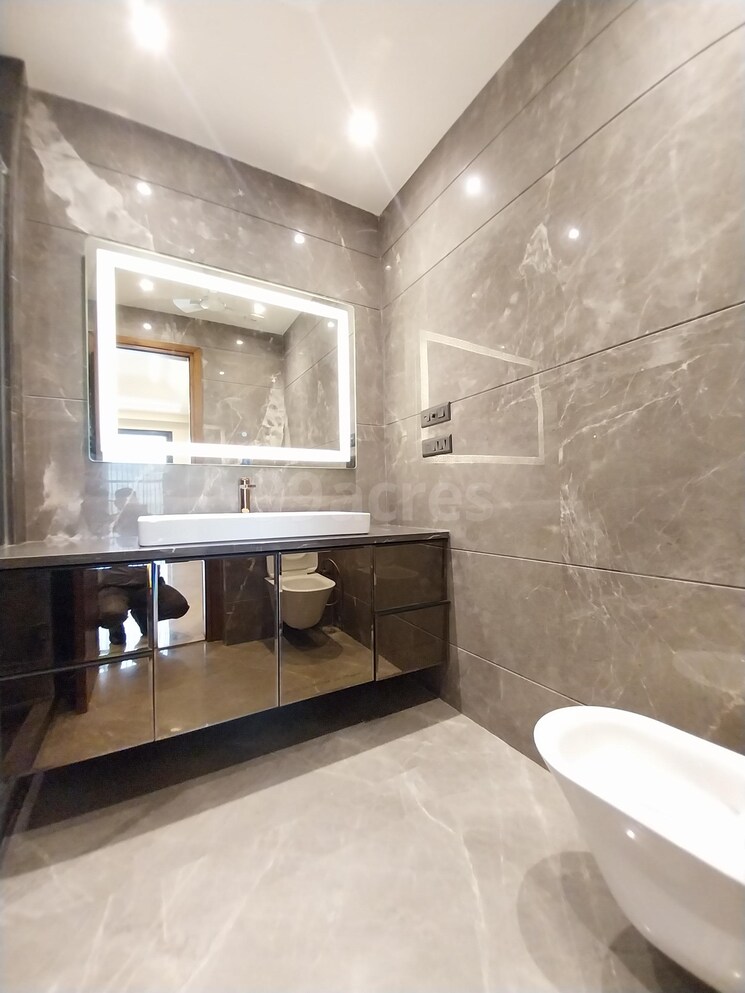 Bathroom, dlf phase i 4 Bedroom 300 Sq.Yd. Builder Floor In Dlf Phase I Gurgaon 8725609