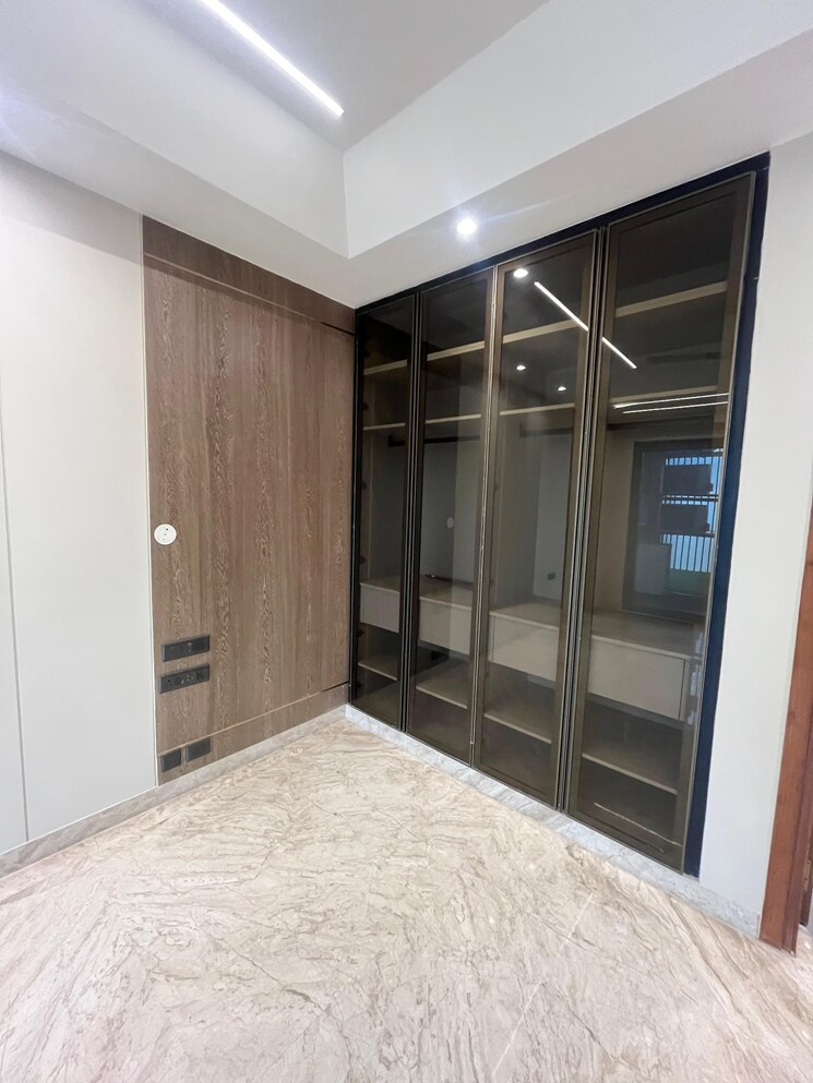 Bedroom, dlf phase i 4 Bedroom 300 Sq.Yd. Builder Floor In Dlf Phase I Gurgaon 8725609