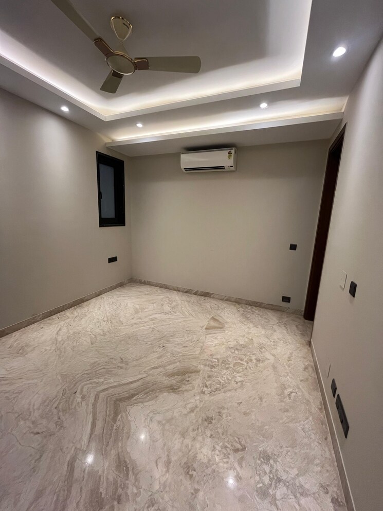 Bedroom, dlf phase i 4 Bedroom 300 Sq.Yd. Builder Floor In Dlf Phase I Gurgaon 8725609