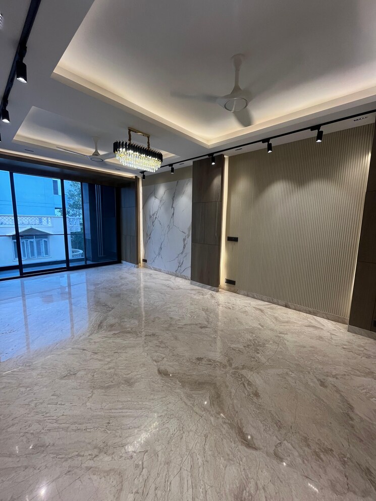 Living Room, dlf phase i 4 Bedroom 300 Sq.Yd. Builder Floor In Dlf Phase I Gurgaon 8725609