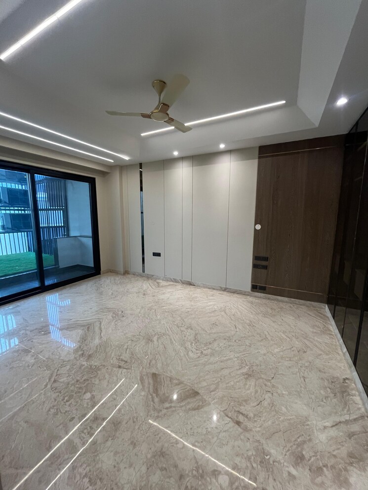 Bedroom, dlf phase i 4 Bedroom 300 Sq.Yd. Builder Floor In Dlf Phase I Gurgaon 8725609