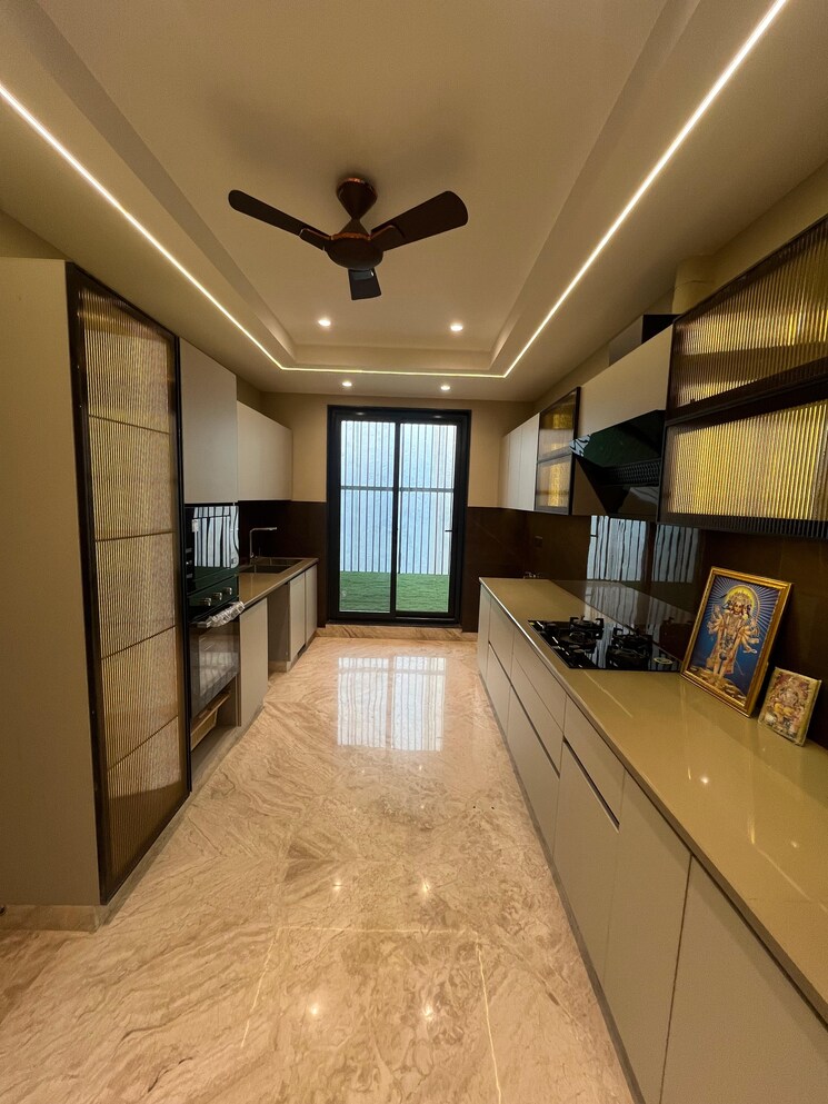 Kitchen, dlf phase i 4 Bedroom 300 Sq.Yd. Builder Floor In Dlf Phase I Gurgaon 8725609