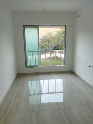 Room in 2 BHK Apartment at Gundecha Greens, Kandivali East – for Sale