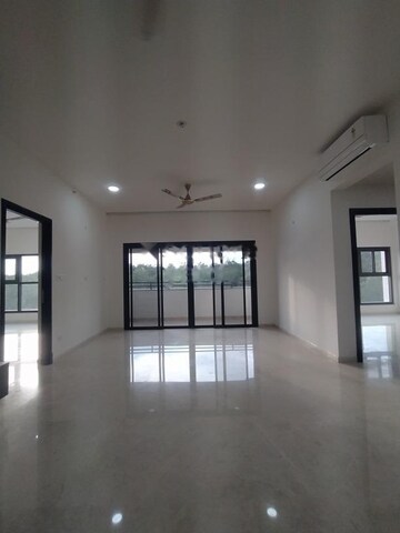 Room in 3.5 BHK Apartment at Sobha Forest Edge, Kanakapura – for Rent