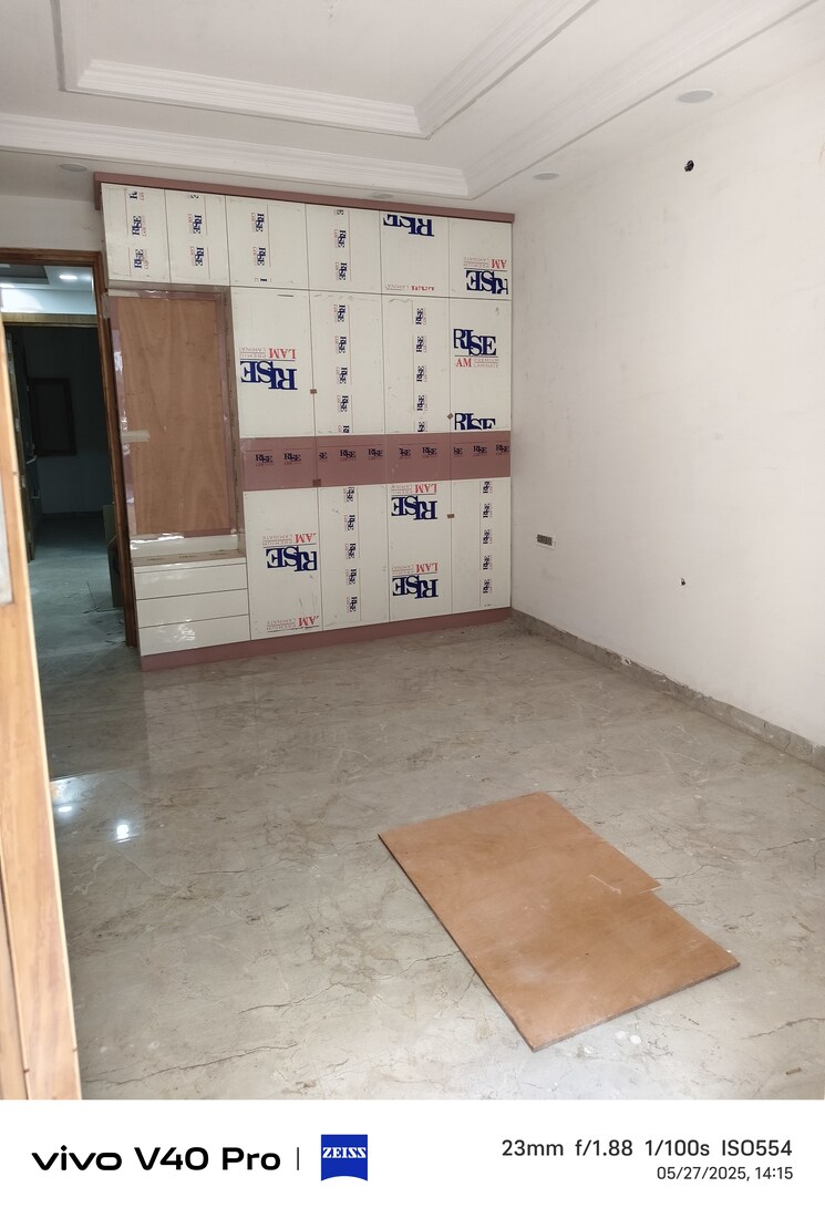 Room, laxmi nagar 3.5 Bedroom 100 Sq.Yd. Builder Floor In Laxmi Nagar Delhi 8725838