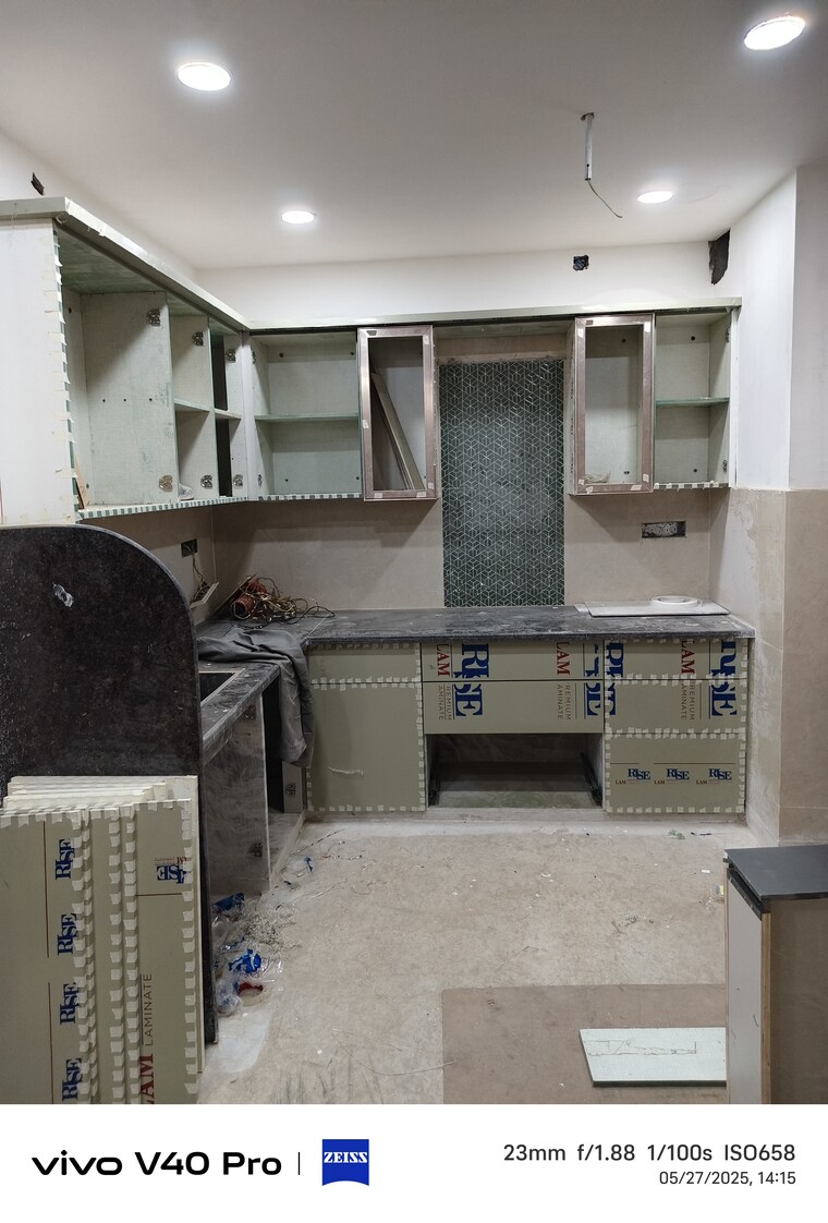 Kitchen, laxmi nagar 3.5 Bedroom 100 Sq.Yd. Builder Floor In Laxmi Nagar Delhi 8725838
