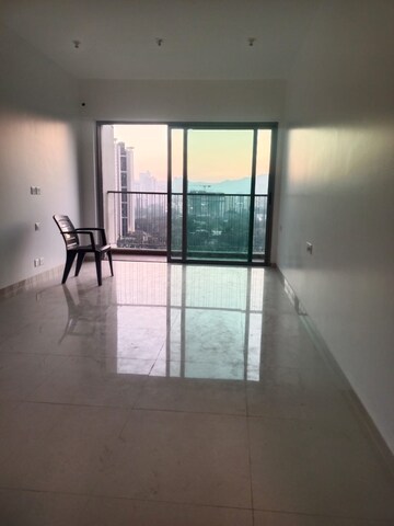 Room in 2 BHK Apartment at Kalpataru Immensa, Kolshet Road – for Rent