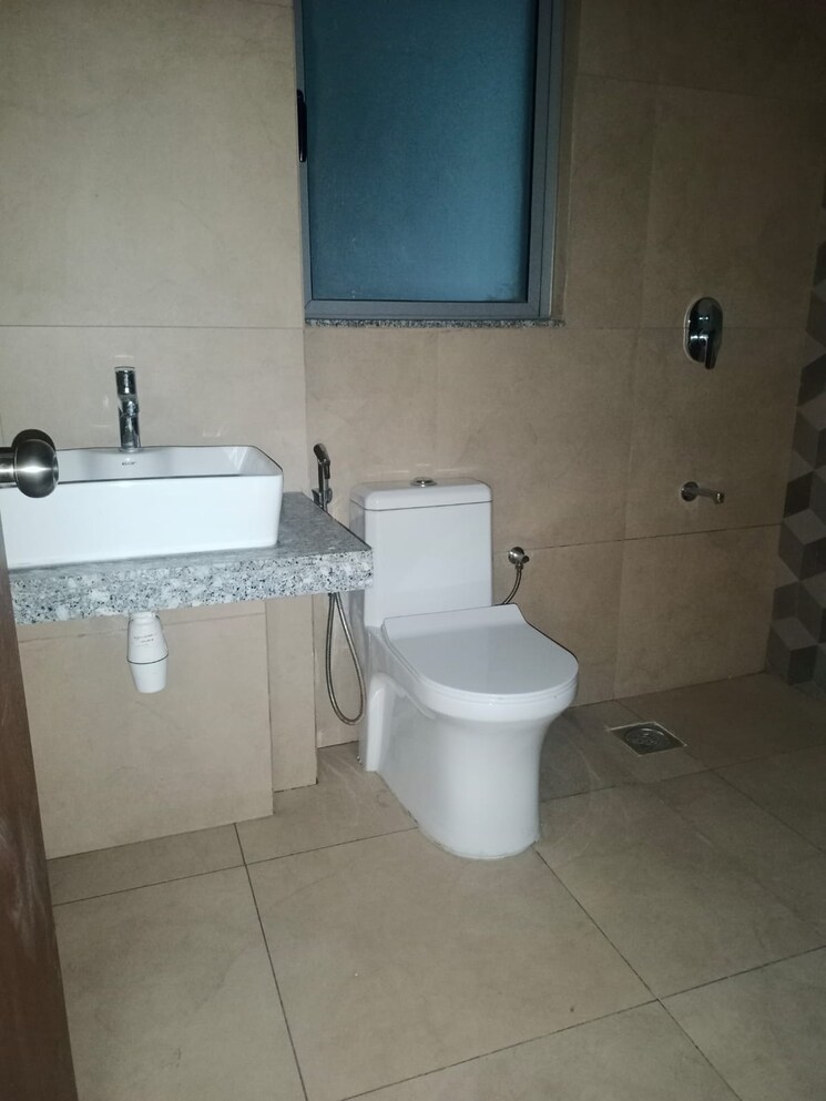 Bathroom, kalpataru-immensa 2 Bedroom 637 Sq.Ft. Apartment In Kolshet Road Thane 8725895
