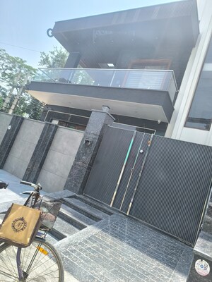 3 BHK Independent House For Sale in Sector 9