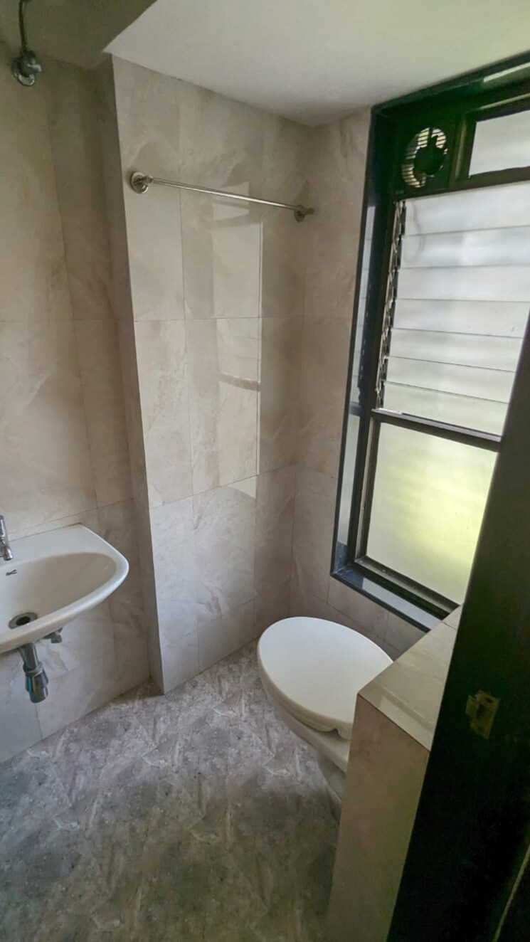Bathroom, bajaj-enchante-panchsheel-chs 3 Bedroom 1200 Sq.Ft. Apartment In Andheri West Mumbai 8725958