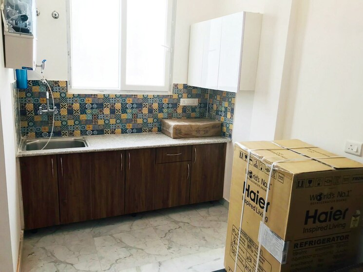 Kitchen, sector 27 1 RK 500 Sq.Ft. Builder Floor In Sector 27 Gurgaon 8719820