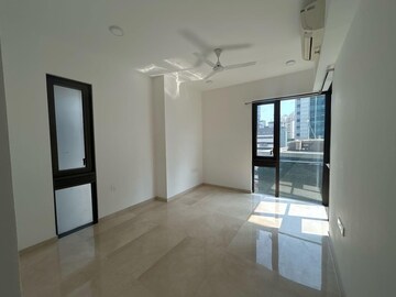 2 BHK Apartment For Rent in Lodha Allura, Worli