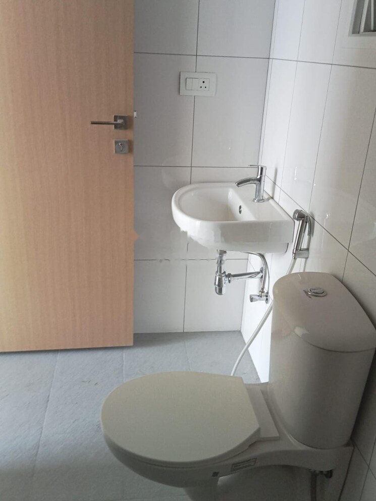 Bathroom, godrej-royale-woods 3 Bedroom 1248 Sq.Ft. Apartment In Devanahalli Bangalore 8726210