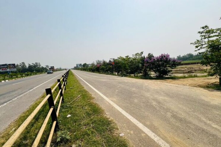 Other, sector 108  450 Sq.Mt. Plot In Sector 108 Noida 8726211