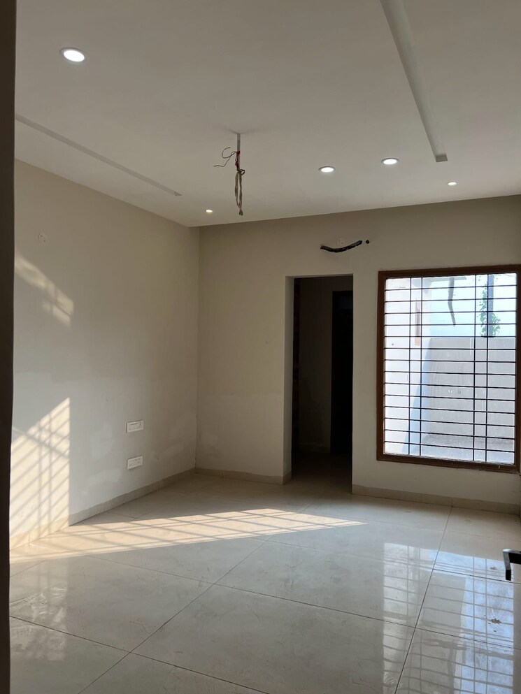 Room, aerocity 6+ Bedroom 5850 Sq.Ft. Independent House In Aerocity Mohali 8726361