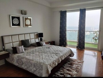 Bedroom in 4 BHK Apartment at DLF The Crest, Sector 54 – for Rent