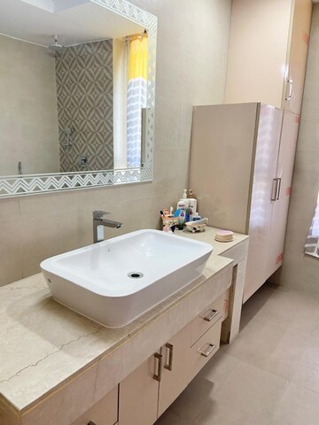 Bathroom in 3 BHK Villa at Amrapali Dream Valley, Tech Zone 4 Greater Noida – for Sale