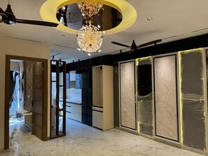 Room in 4 BHK Independent House at Gms Road – for Sale