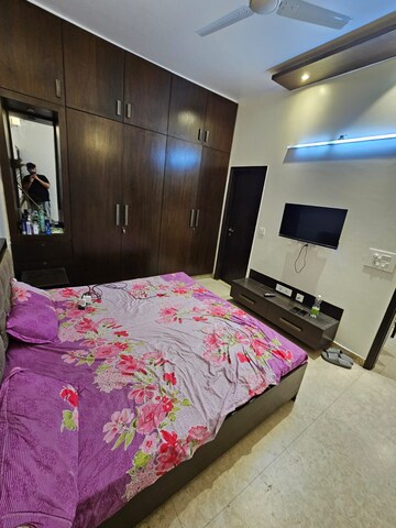 Master Bedroom in 2 BHK Builder Floor at Lajpat Nagar ii – for Rent