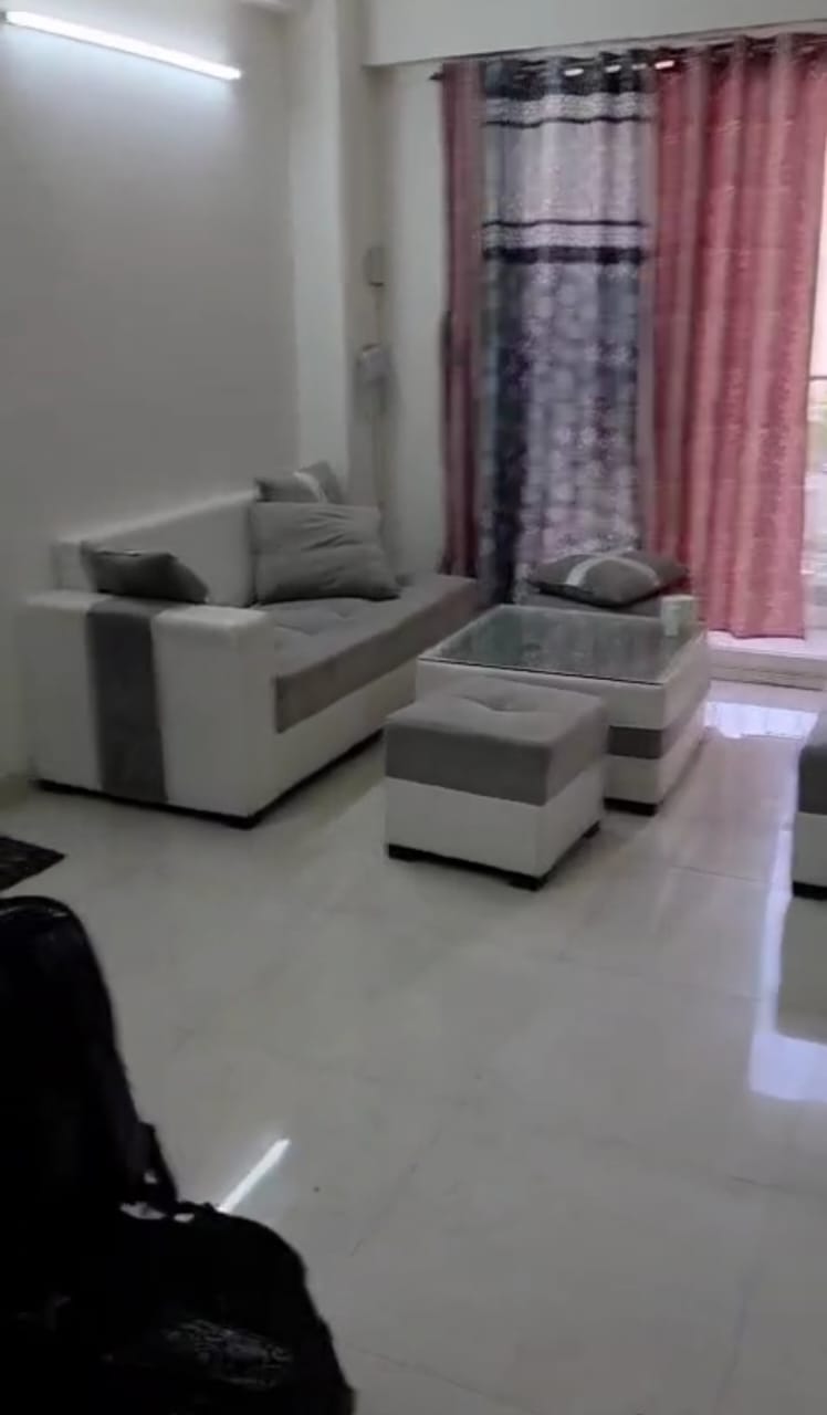 3 BHK + Extra Room Apartment For Rent in Signature The Serenas