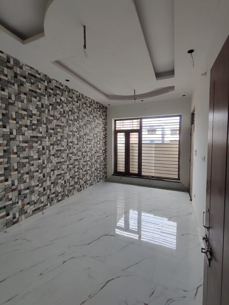 Room, shimla bypass road 4 Bedroom 102 Sq.Yd. Independent House In Shimla Bypass Road Dehradun 8727024