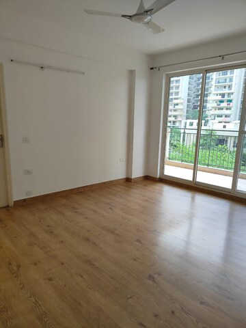 Room in 3 BHK Apartment at Pareena Micasa, Sector 68 – for Rent