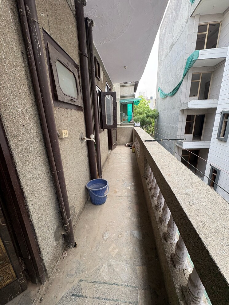 Balcony, shalimar-apartments-shalimar-garden 2 Bedroom 800 Sq.Ft. Apartment In Shalimar Garden Ghaziabad 8727140