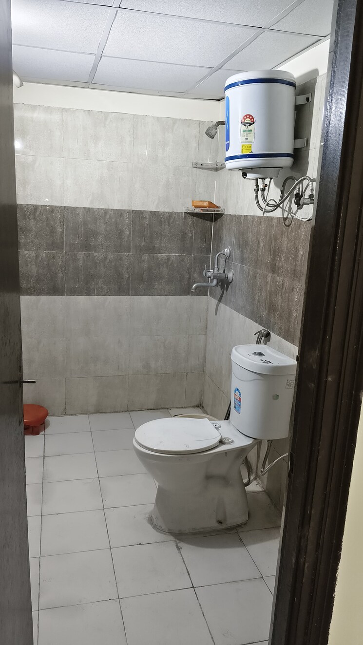 Bathroom, ajnara-le-garden 3 Bedroom 1195 Sq.Ft. Apartment In Sector 16b Greater Noida Greater Noida 8727180