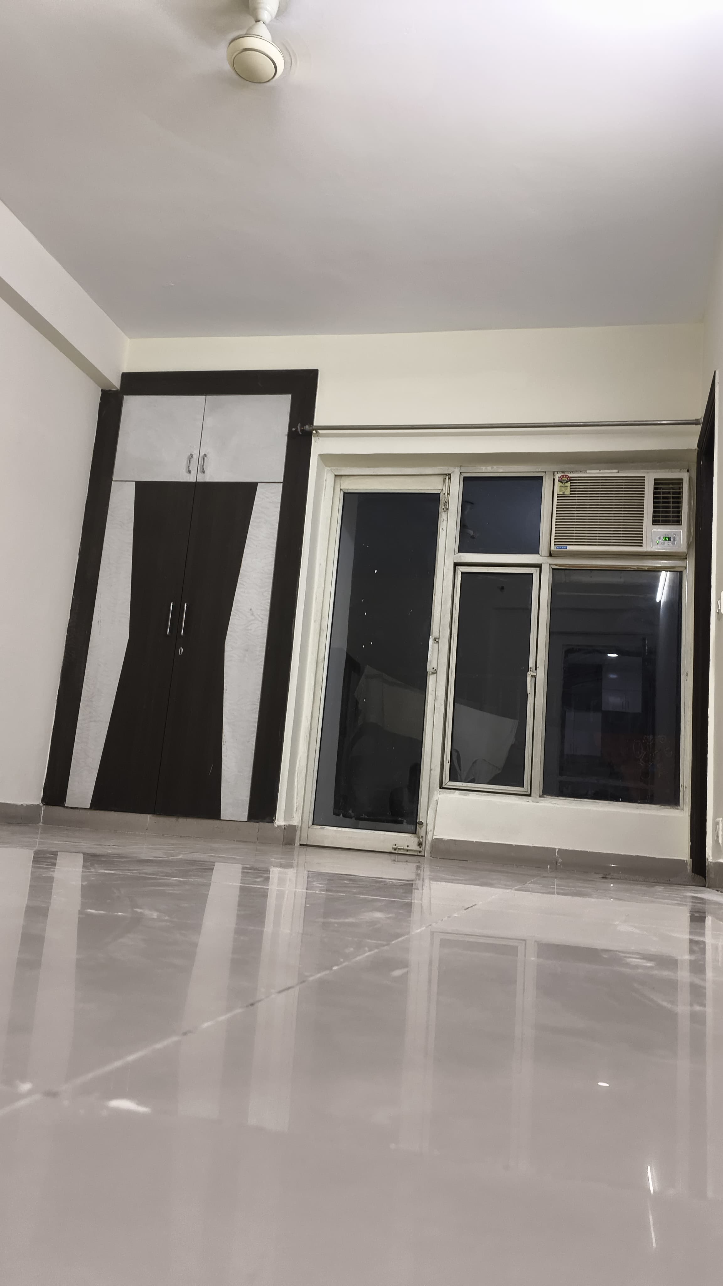 3 BHK + Study Room Apartment For Rent in Ajnara Le Garden