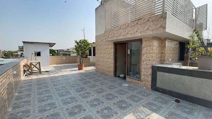 Exterior View, defence colony 3 Bedroom 1953 Sq.Ft. Builder Floor In Defence Colony Delhi 8727202