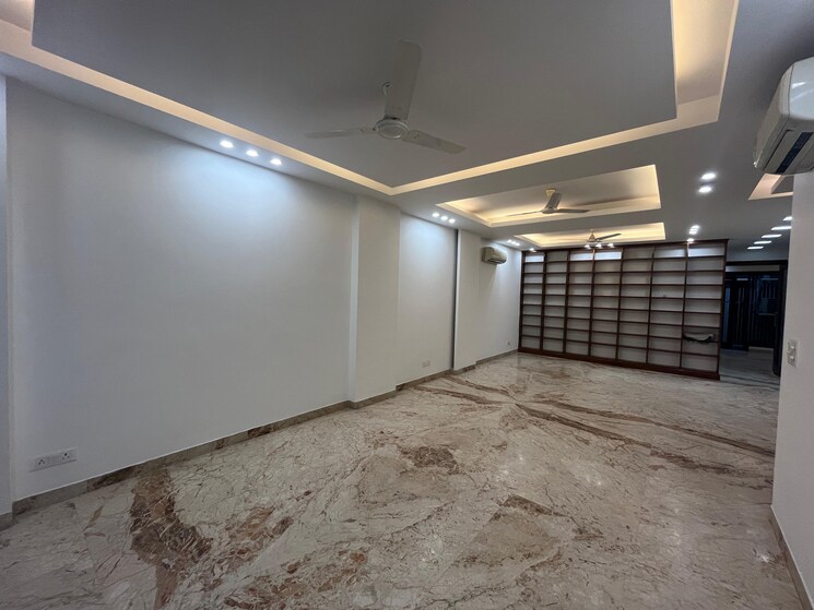 Room, defence colony 3 Bedroom 1953 Sq.Ft. Builder Floor In Defence Colony Delhi 8727202