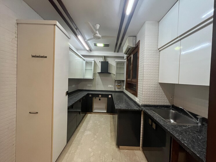 Kitchen, defence colony 3 Bedroom 1953 Sq.Ft. Builder Floor In Defence Colony Delhi 8727202