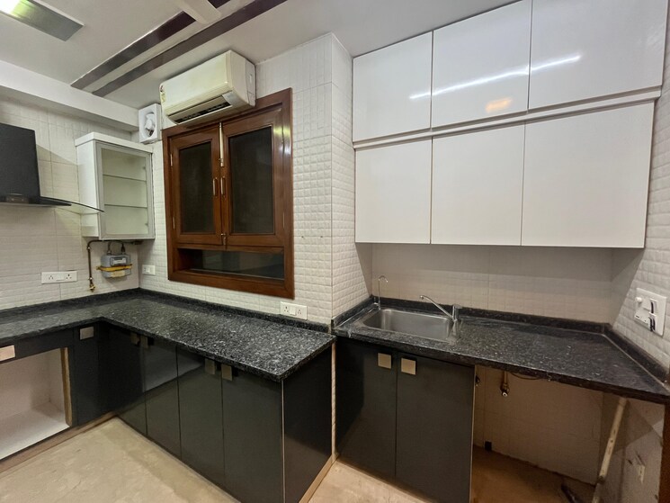 Kitchen, defence colony 3 Bedroom 1953 Sq.Ft. Builder Floor In Defence Colony Delhi 8727202
