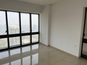 Room in 2 BHK Apartment at Lodha The Park, Worli – for Rent