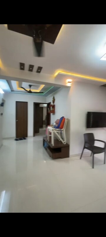 Room in 2 BHK Apartment at Satellite Garden, Goregaon East – for Rent