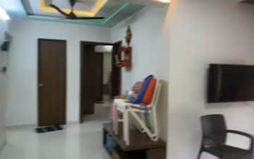 Room in 2 BHK Apartment at Satellite Garden, Goregaon East – for Rent