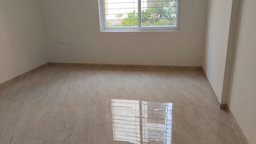Room in 4 BHK Apartment at Esteem Kings Court, Jp Nagar – for Sale