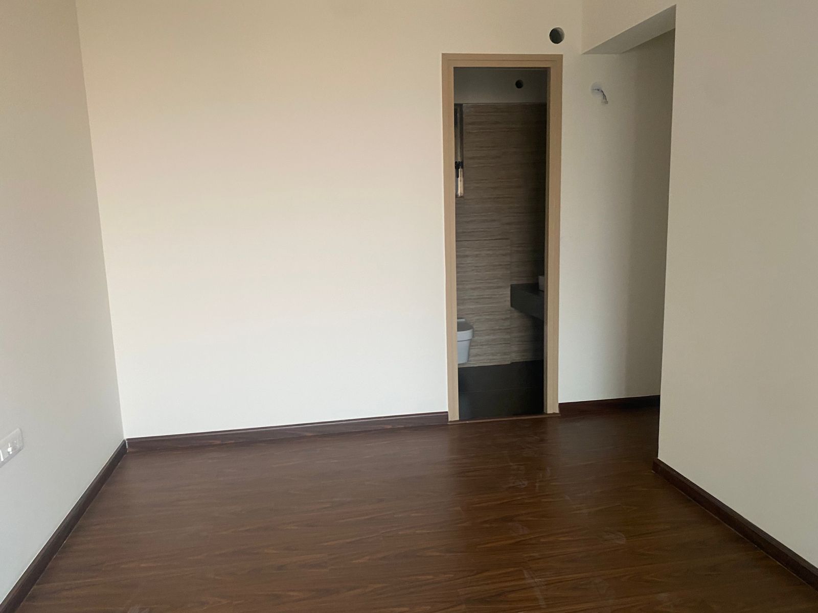 3 BHK + Servant Room Apartment For Rent in Rajesh Raj Infinia