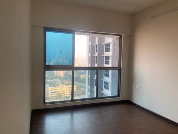 Room in 3 BHK Apartment at Rajesh Raj Infinia, Malad West – for Rent