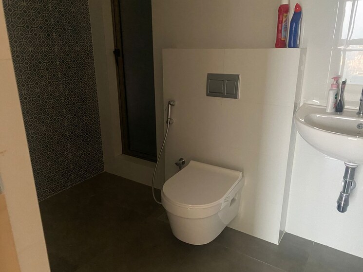 Bathroom, rajesh-raj-infinia 3 Bedroom 1095 Sq.Ft. Apartment In Malad West Mumbai 8727226